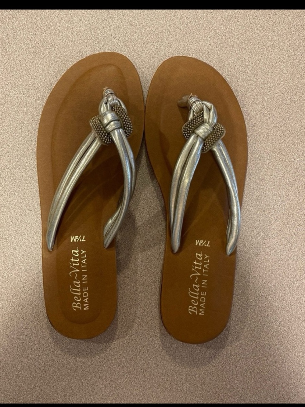 Bella Vita Metallic Silver Knot-Detail Thong Sandals 7.5M